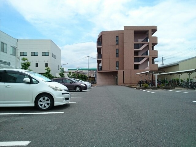 グレイスフルヴィラの駐車場