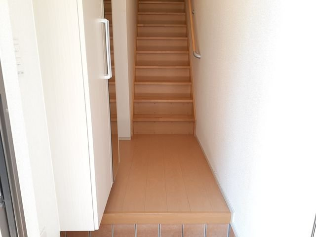 プレリュード北花田の玄関