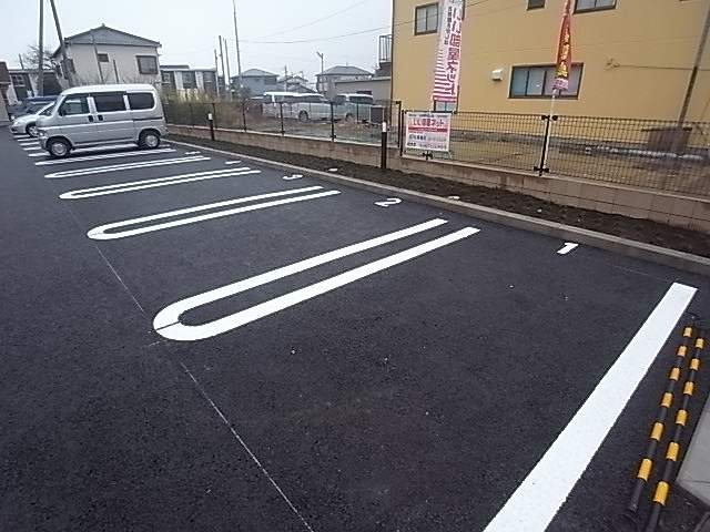 ソレアードコヤマⅡの駐車場