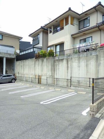ヴィラ　池之内の駐車場