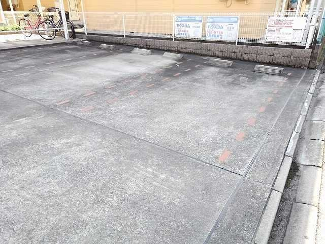 イルクオーレの駐車場