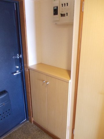 ドミール本城の玄関
