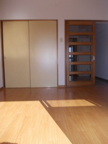ドミール本城の居間・リビング