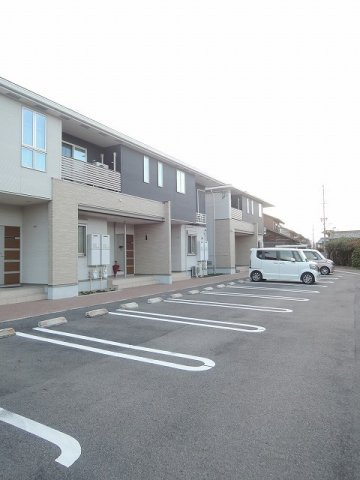 アウローラ・ＹⅡの駐車場
