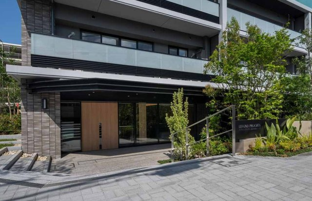 新宿区高田馬場３丁目の賃貸マンションのエントランス