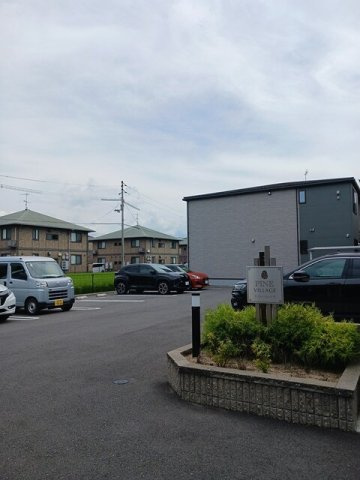 パイン　ビレッジの駐車場