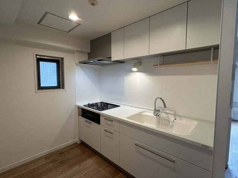 文京区小石川４丁目の賃貸マンションのキッチン|キッチンに窓あります。