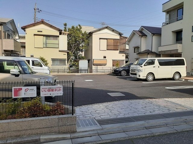 アーバンライフ・ハヤの駐車場