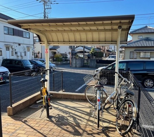 レオパレスボヌールⅡのその他|屋根付き駐輪場