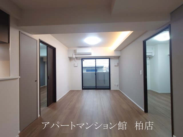 リラッサーレの居間・リビング|※別号室参考写真です ※現況優先