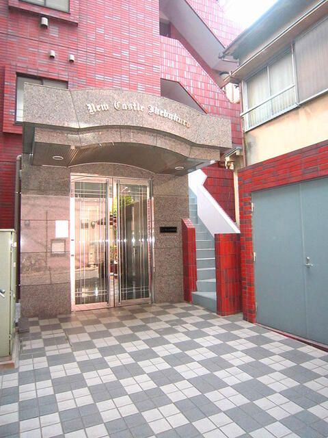 ニューキャッスル池袋のエントランス