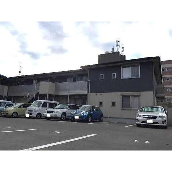 プラウディア富雄の外観