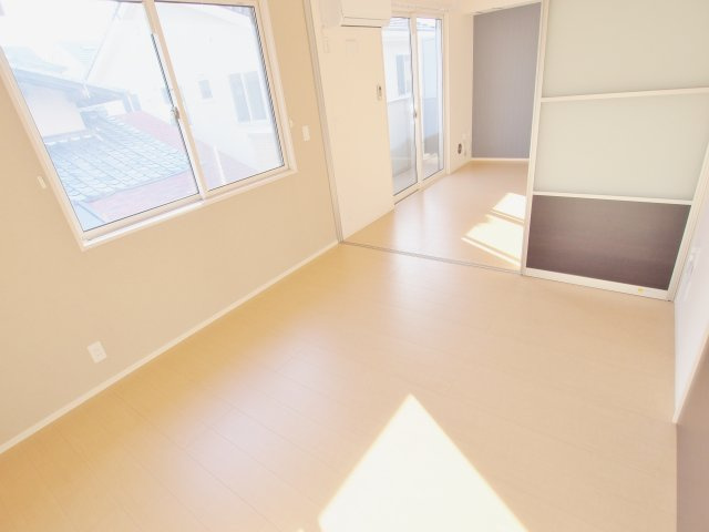 アンジュール宮の町の洋室