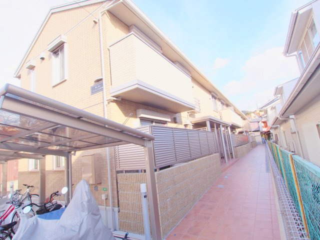 アンジュール宮の町の外観