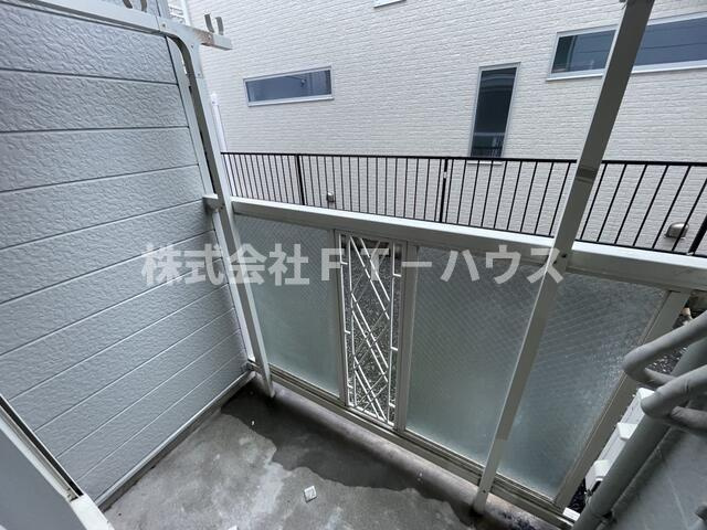 サニーライフ市川のバルコニー