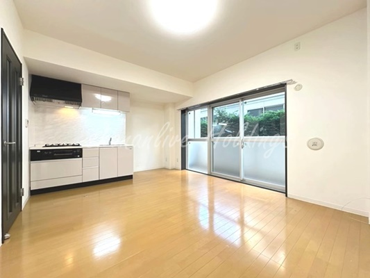 川崎市中原区上小田中６丁目の賃貸マンションの居間・リビング|開放感のあるリビング♪