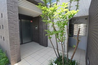 【エントランス】 | リヴェール三軒茶屋
