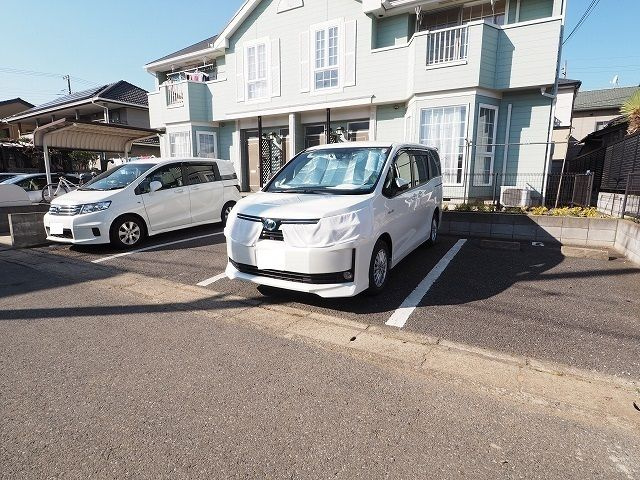 セレッソ　ノーブレの駐車場