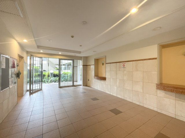 クリオ綱島東壱番館のエントランス