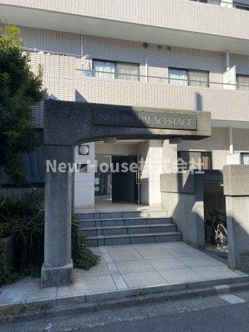日神パレステージ東長崎のエントランス