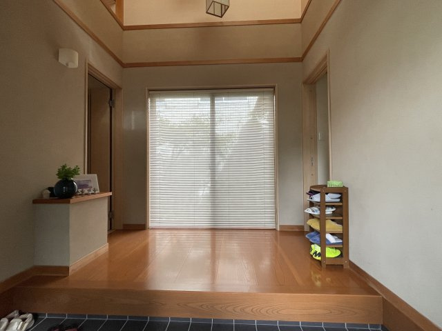 丹波篠山市西町の中古一戸建の玄関