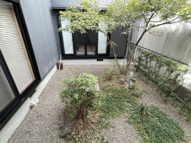 丹波篠山市西町の中古一戸建の庭