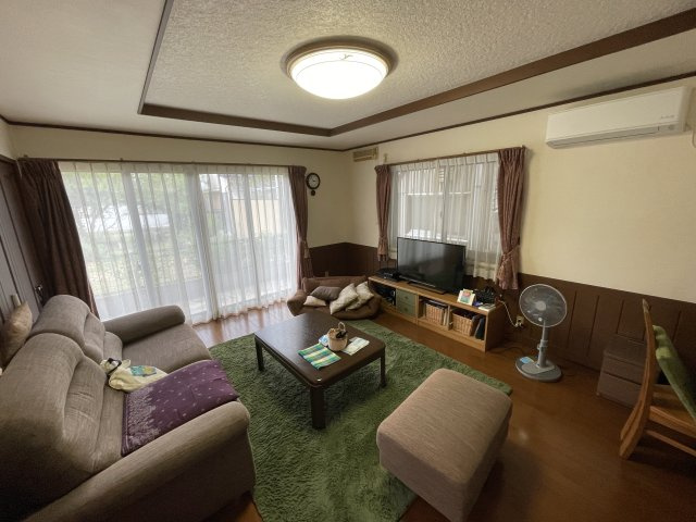 丹波篠山市西町の中古一戸建の居間・リビング