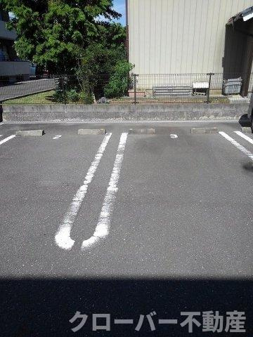 アージュの駐車場