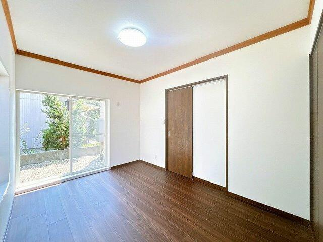 磐田市東平松の中古一戸建|１階洋室（１）