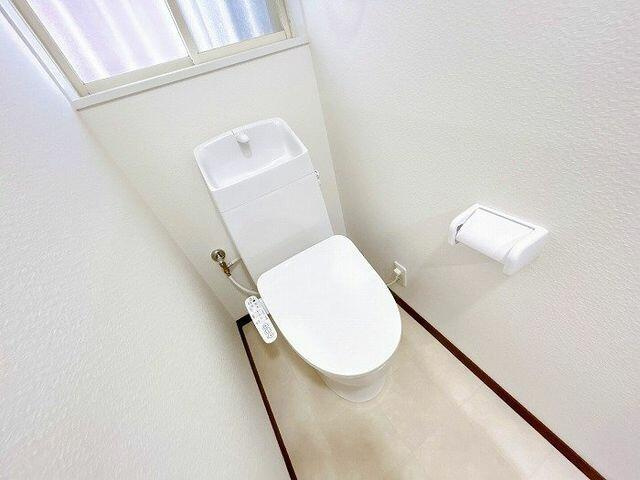 磐田市東平松の中古一戸建|１階トイレ