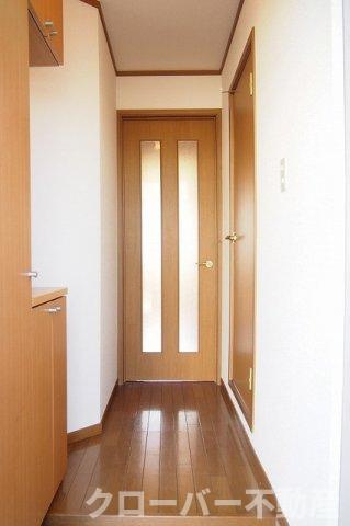 エヴァーグリーン　Ｂの玄関