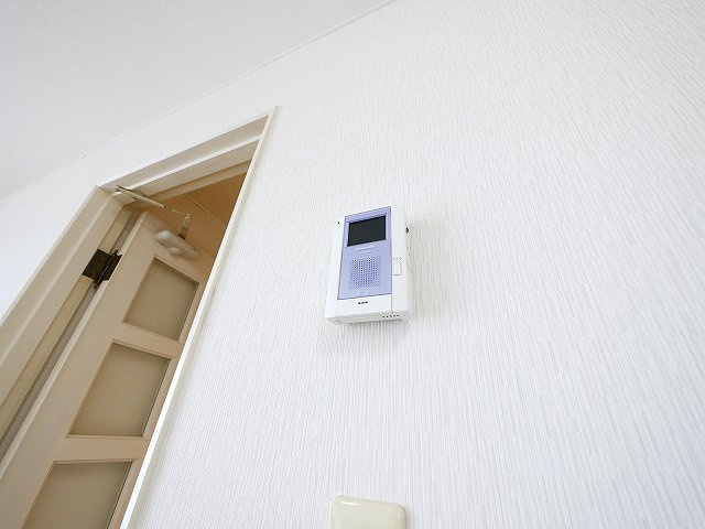 マンションポプリのセキュリティ|モニター付きインターホンです。