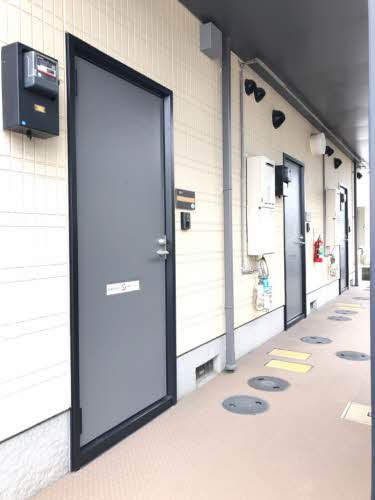 プラッツ２１ Ｃ棟の玄関