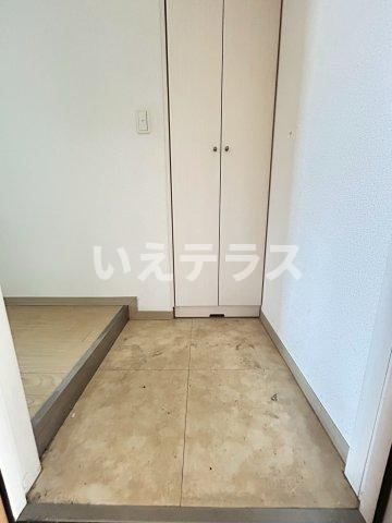ラ・ウェゾン塚本通の玄関