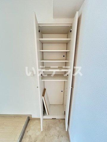 ラ・ウェゾン塚本通の収納