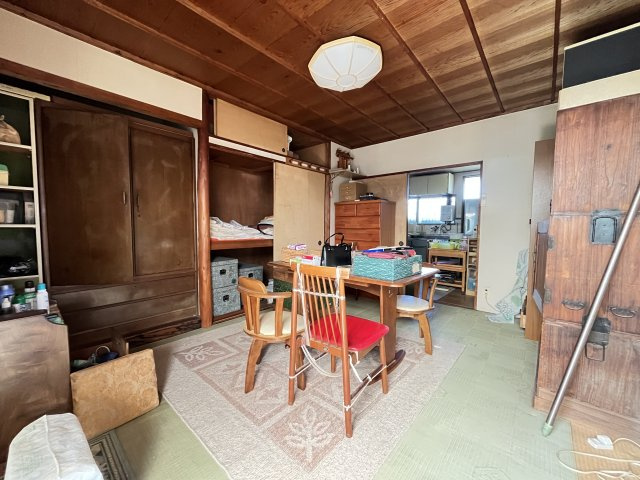 中古住宅　牛牧の和室|ダイニングキッチン横の6帖和室