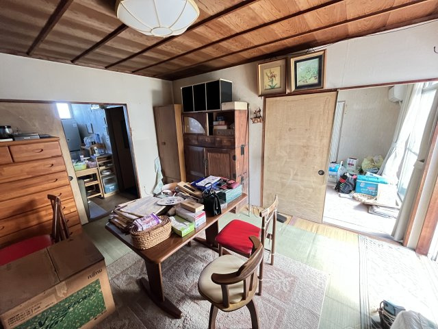 中古住宅　牛牧の和室|ダイニングキッチン横の6帖和室