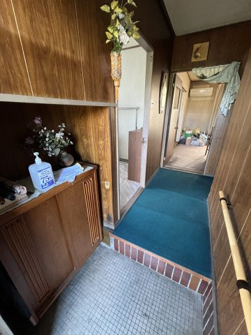 中古住宅　牛牧の玄関