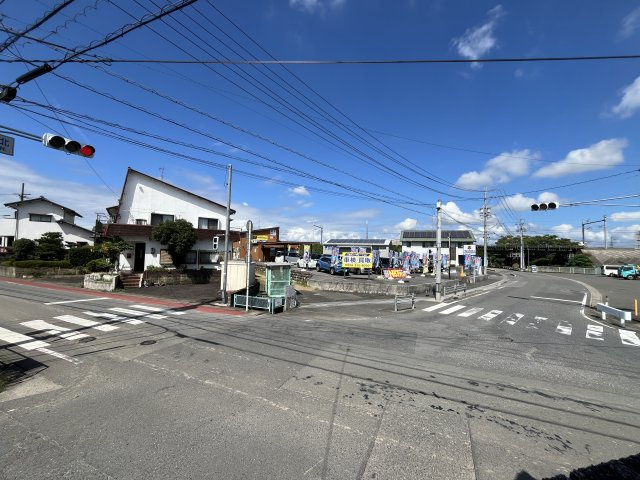 中古住宅　牛牧の前面道路含む現地写真