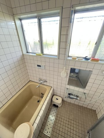 中古住宅　牛牧の浴室