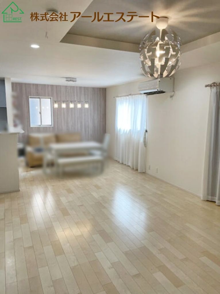 姫路市大寿台2丁目　　中古戸建の居間・リビング