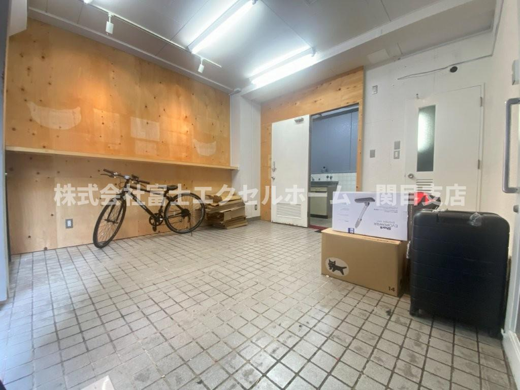 北浜　店舗ビルの内装