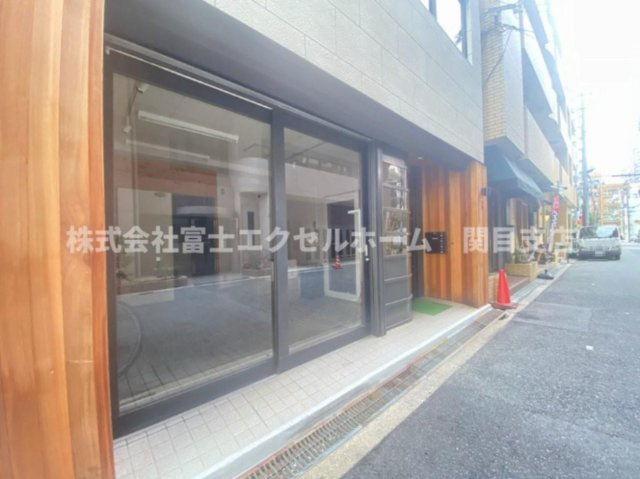 北浜　店舗ビルの外観