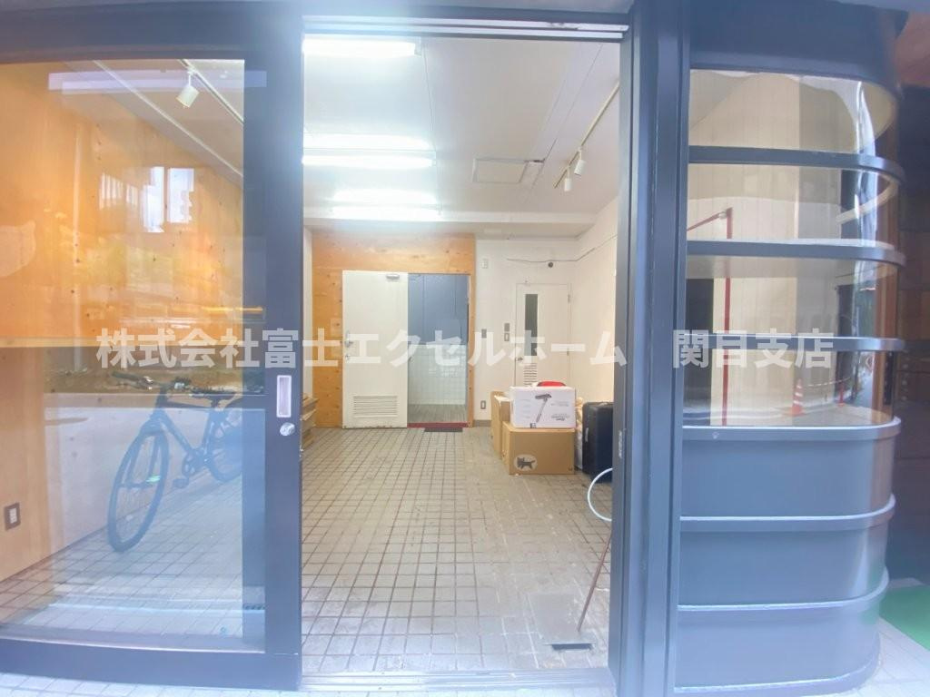 北浜　店舗ビルの外観