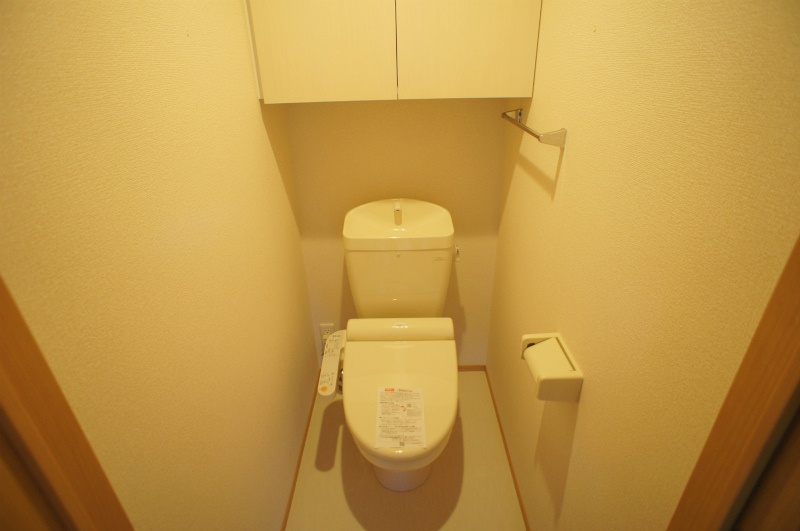 ラポールハピネス【キャッシュバック対象物件】のトイレ|ゆったりとした空間のトイレです
