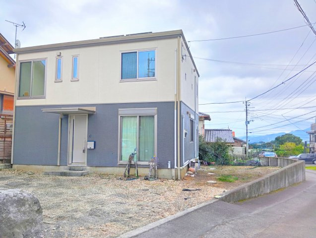 売中古戸建　富士市大淵の外観|太陽光発電があります。停電時にも電気が使えてとても助かります。