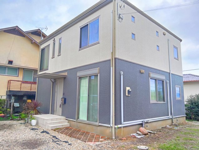 売中古戸建　富士市大淵の外観|セキスイハイムの注文住宅です。軽量鉄骨造なので耐震性・耐久性に優れています。