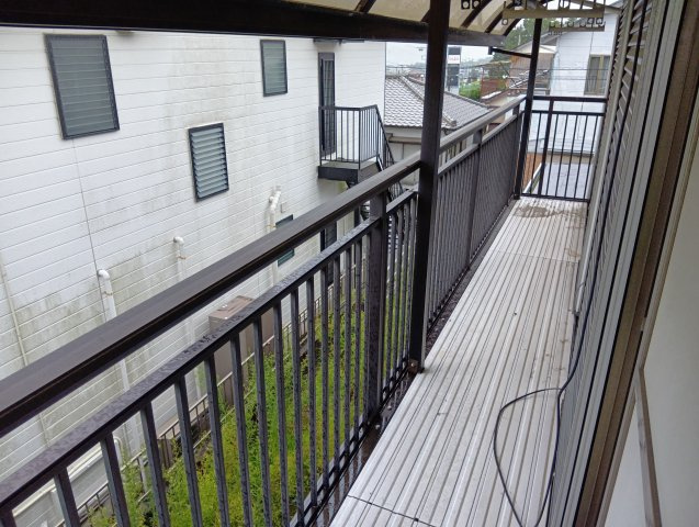 売中古戸建　富士市大淵のバルコニー|南向きのバルコニーがあるので陽当たりが良好です。お洗濯物もよく乾きそうですね。