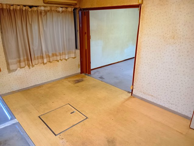 売中古戸建　富士市大淵の居間・リビング|DKなので家族で会話を楽しみながらお料理が出来ます。自然と家族の会話も増えますね。