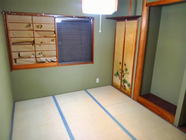 売中古戸建　富士市大淵の和室|和室には床の間があります。風情ある空間に癒されます。畳は柔らかいので子供を遊ばせても安全ですね。